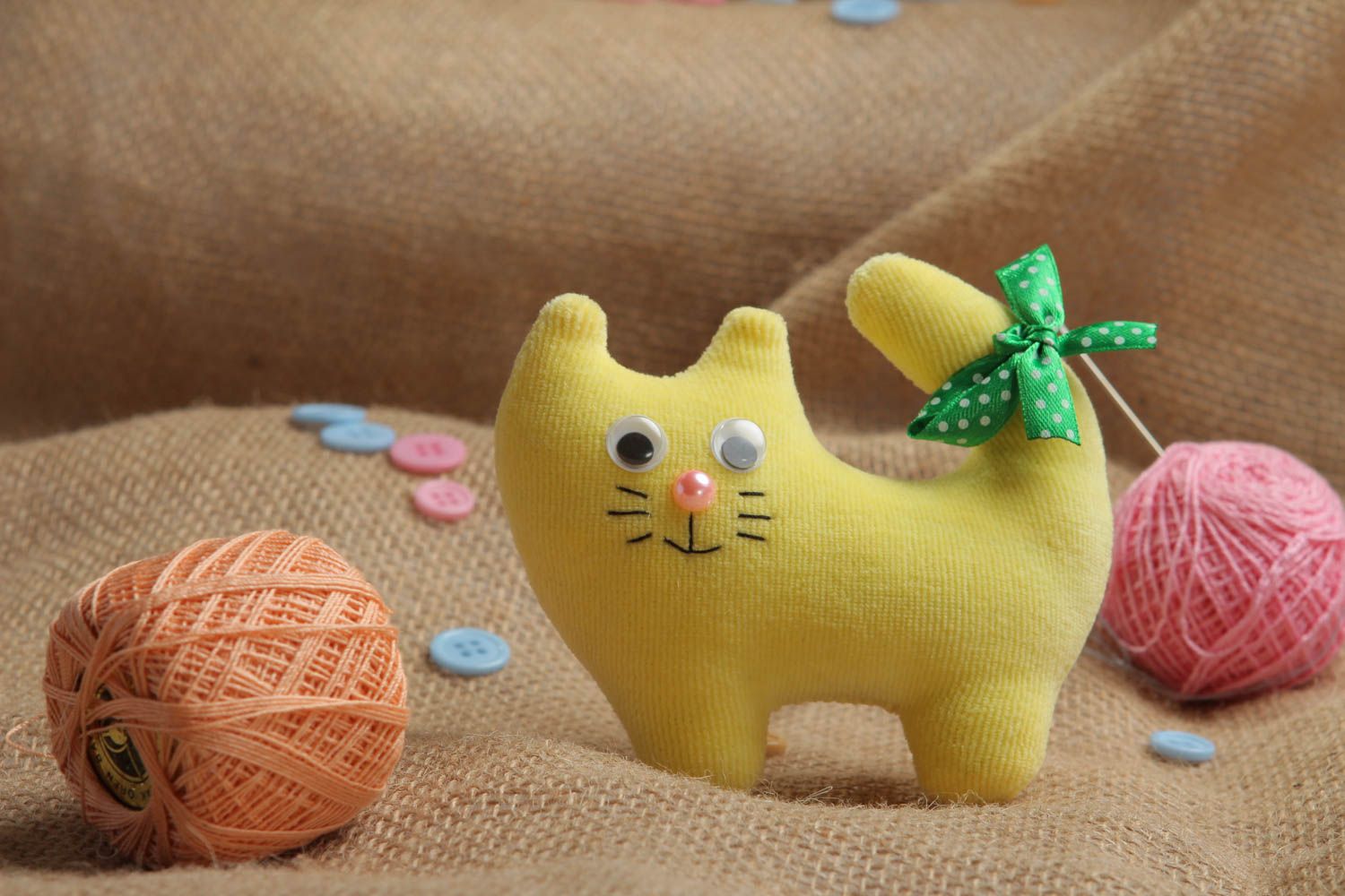 Игрушка ручной работы игрушка кот с бантиком симпатичный декоративная игрушка фото 1