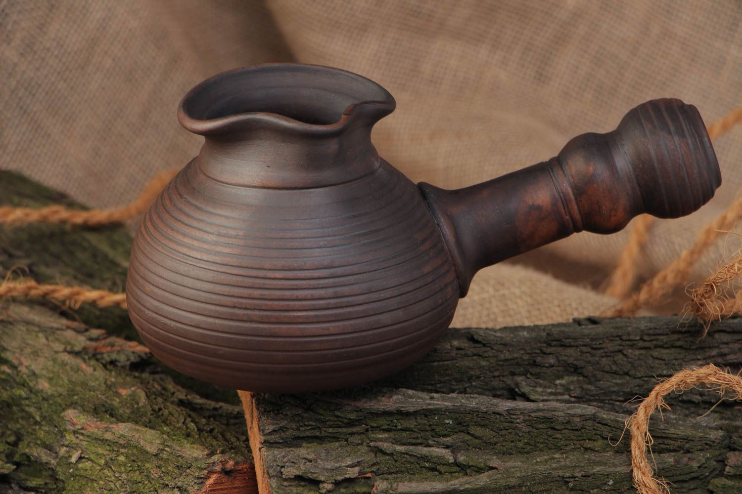 Dunkle ungewöhnliche türkische Kaffeekanne aus Keramik Handarbeit braun foto 5