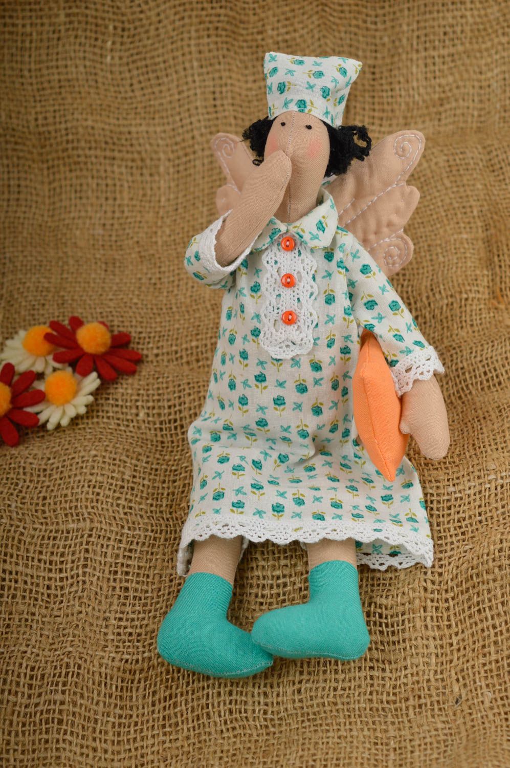 Muñeco artesanal juguete de peluche elemento decorativo para interior de casa foto 1