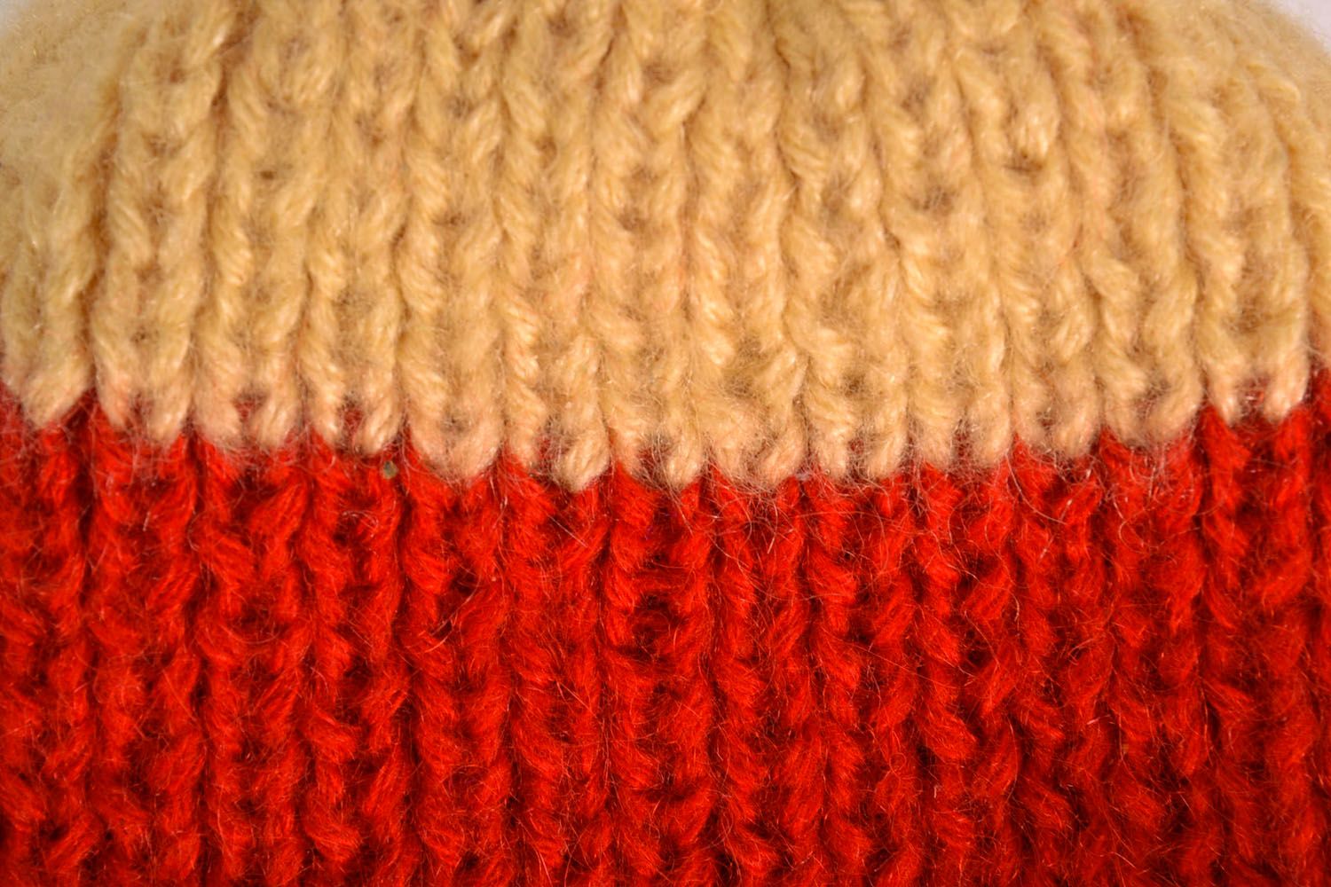Red knitted hat photo 4