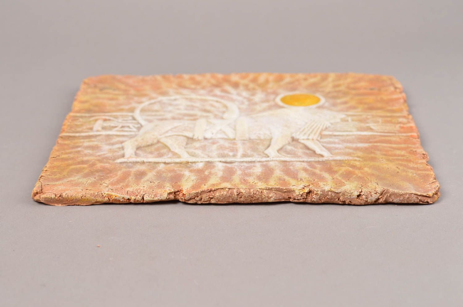 Панно со львом из глины ручной работы настенный декор со знаком зодиака фото 8