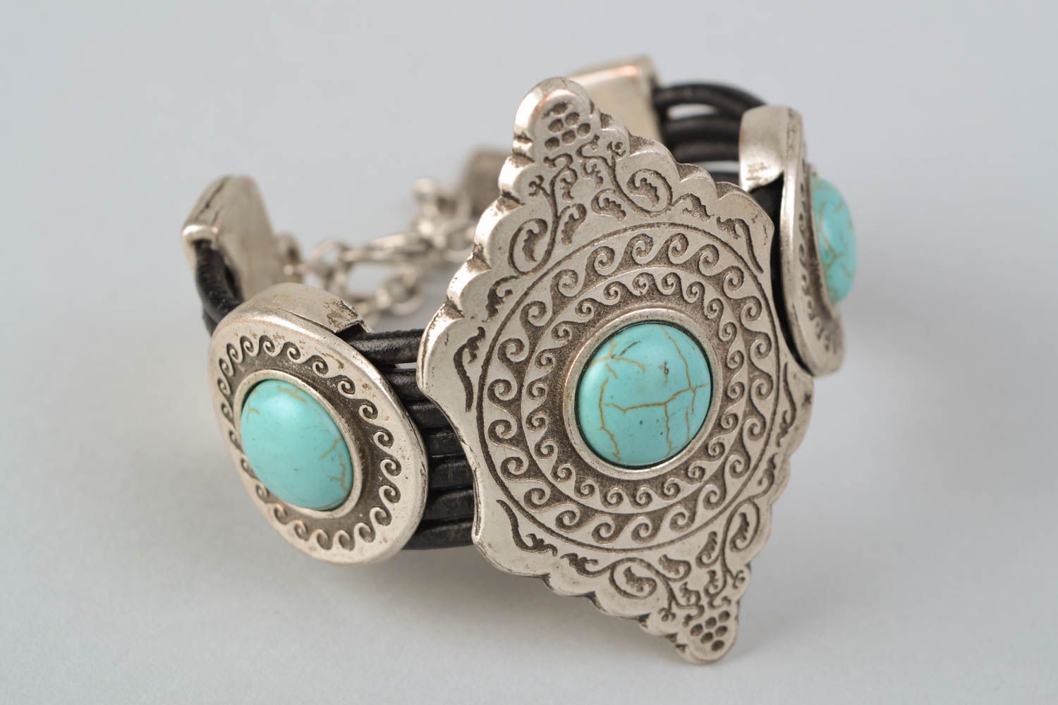 Bracelet en métal et turquoise bleu massif fait main pour femme original photo 4