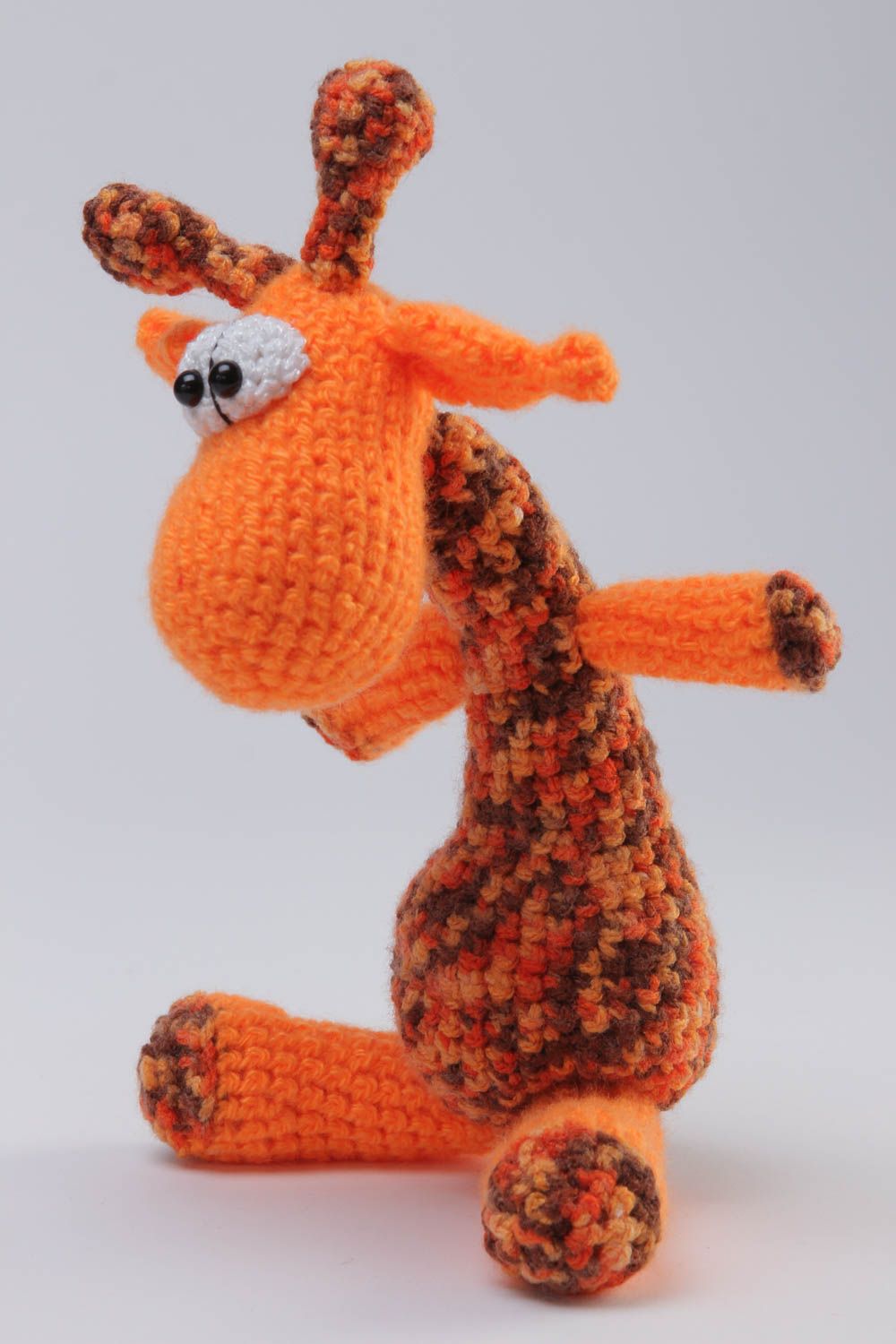 Giocattolo a maglia fatto a mano pupazzo morbido da bambini a uncinetto giraffa foto 2