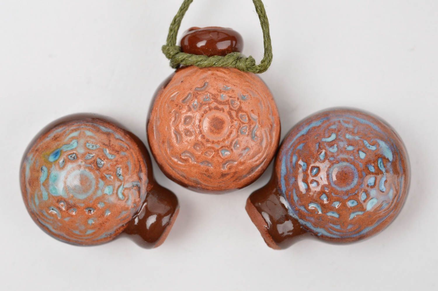 Кулоны ручной работы 3 глиняные аромакулоны украшения на шею Выпуклые фляги фото 3