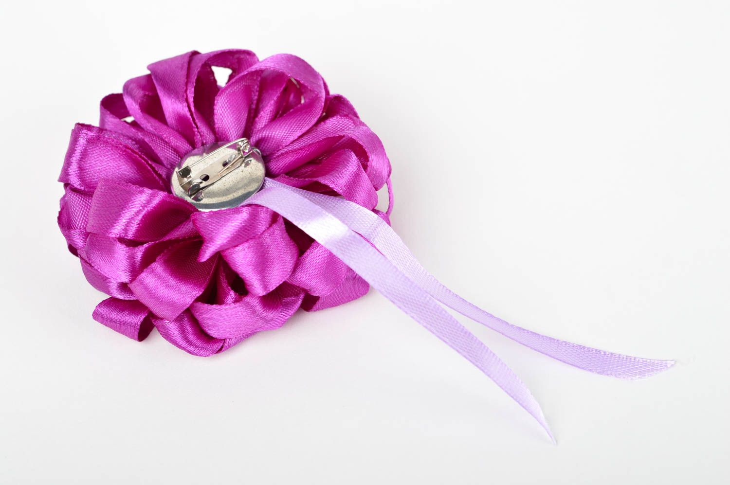 Broche fleur violette Bijou fait main en rubans de satin Cadeau fille original photo 2