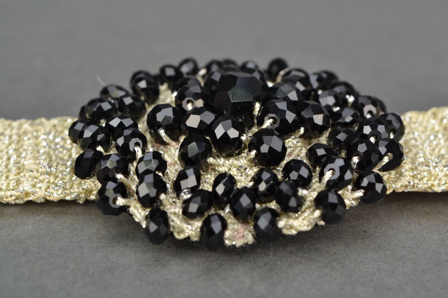 Children's headband with black beads photo 3