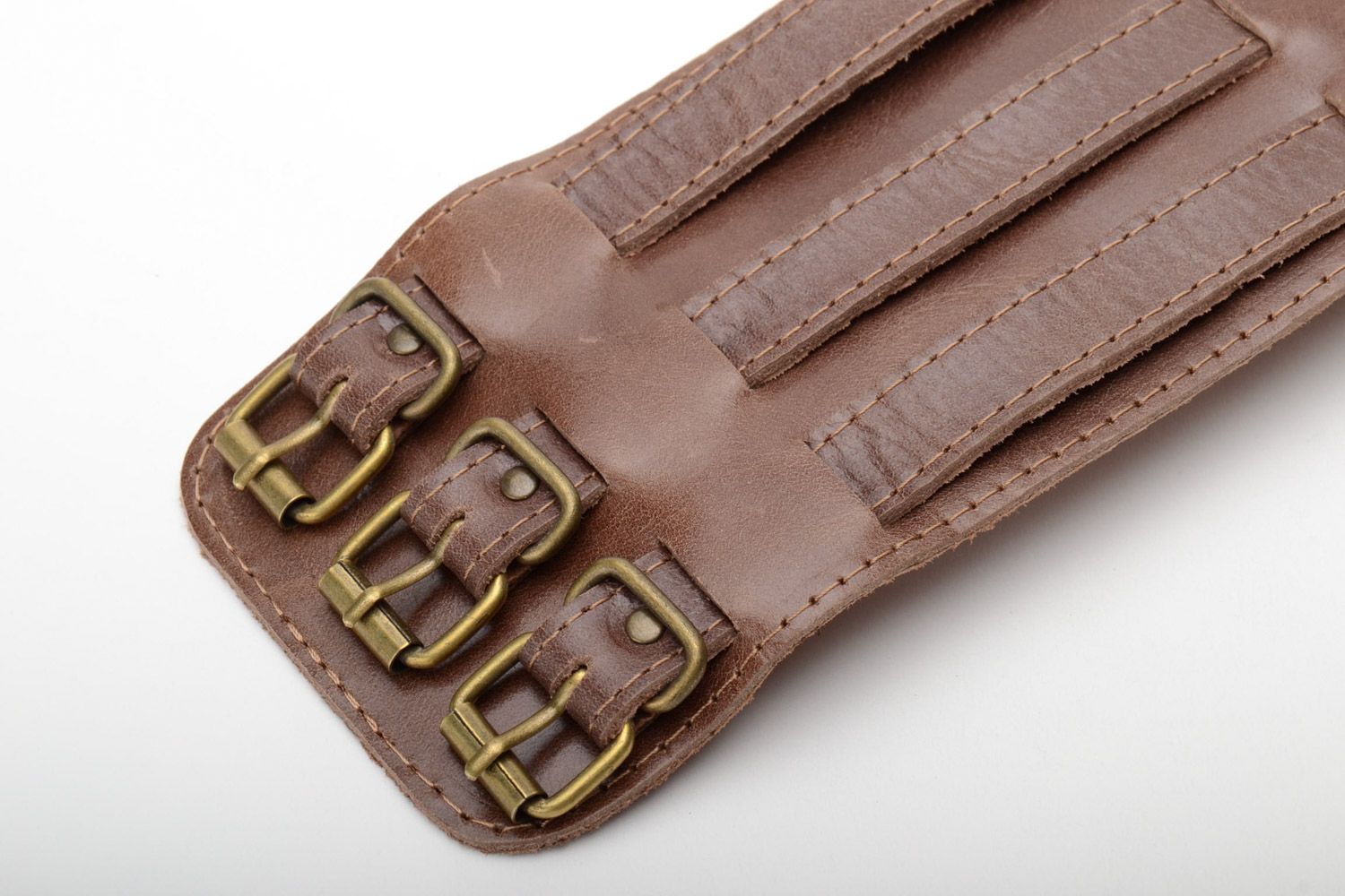 Large bracelet marron en cuir naturel avec boucles fait main unisexe réglable photo 5