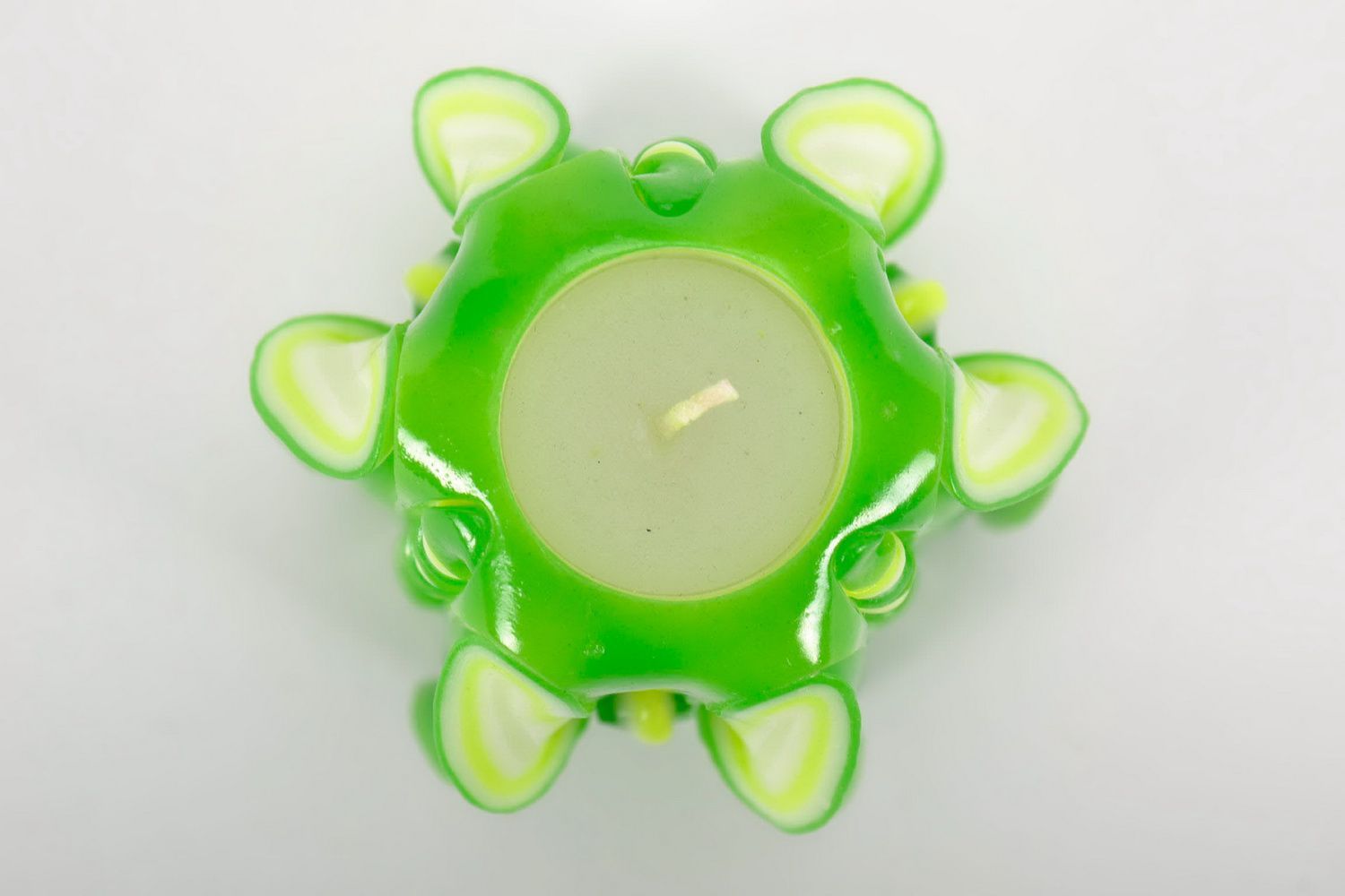 Geschnitzte Kerze aus Paraffin Grüner Schmetterling foto 3