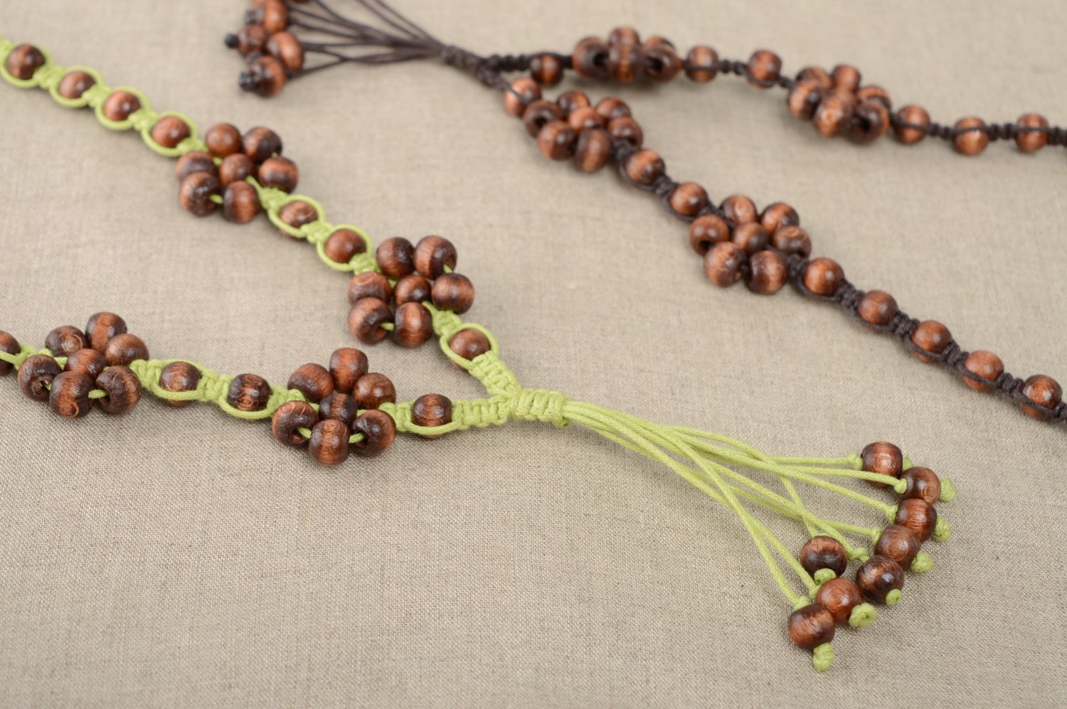 Long collier en macramé vert et marron avec perles de bois fait main pour femme photo 5