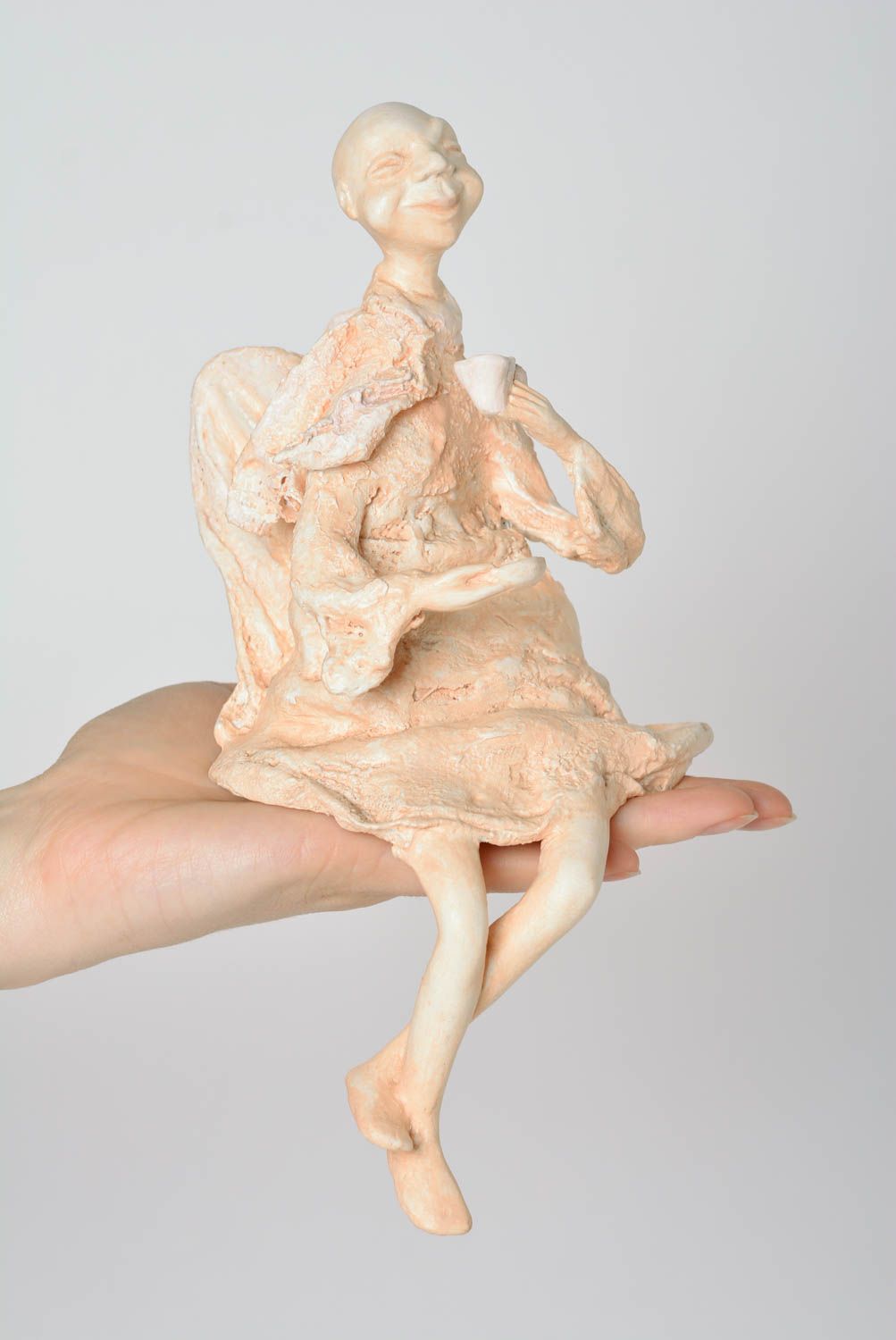 Figura artesanal decorativa de arcilla autosolidificada con forma de ángel foto 4