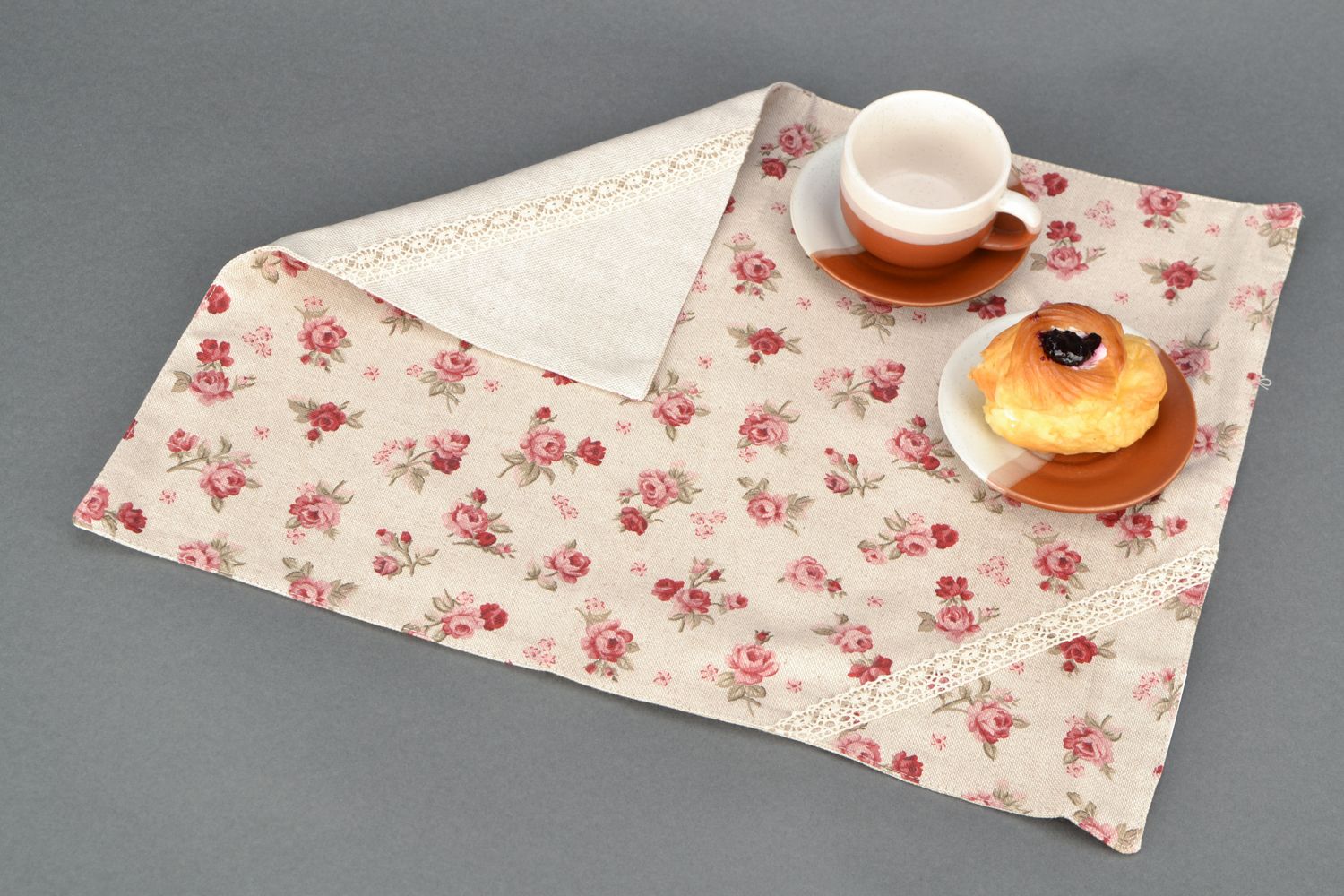 Decorative two-sided napkin made of cotton and polyamide with lace photo 1