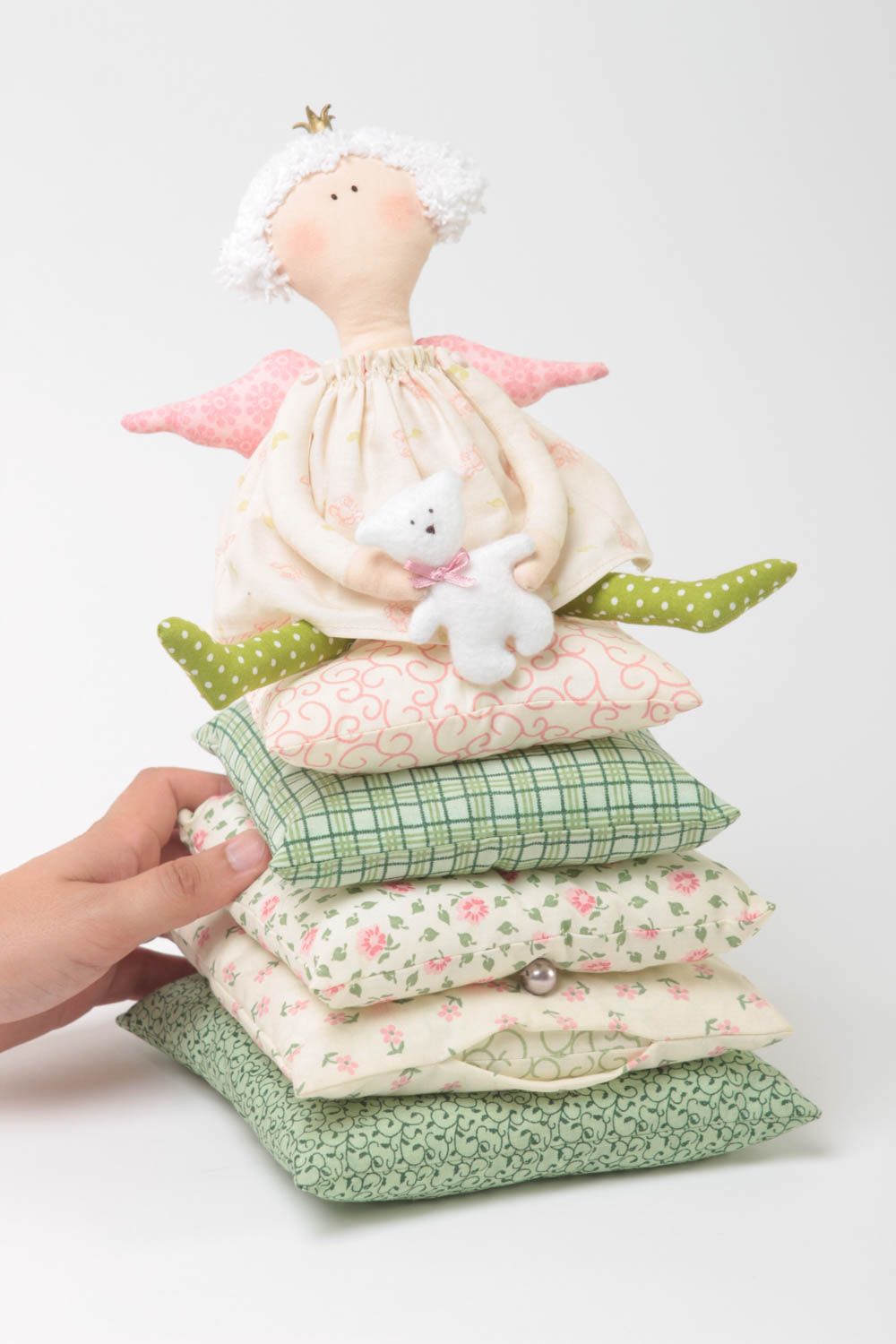 Кукла Принцесса на горошине из ткани небольшая на подушках ручная работа фото 5