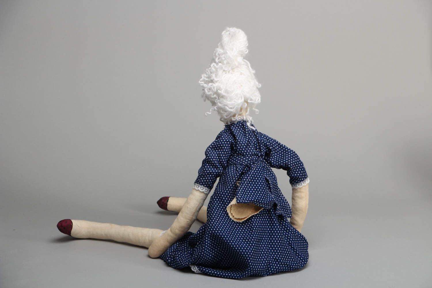 Симпатичная дизайнерская кукла из ткани фото 3
