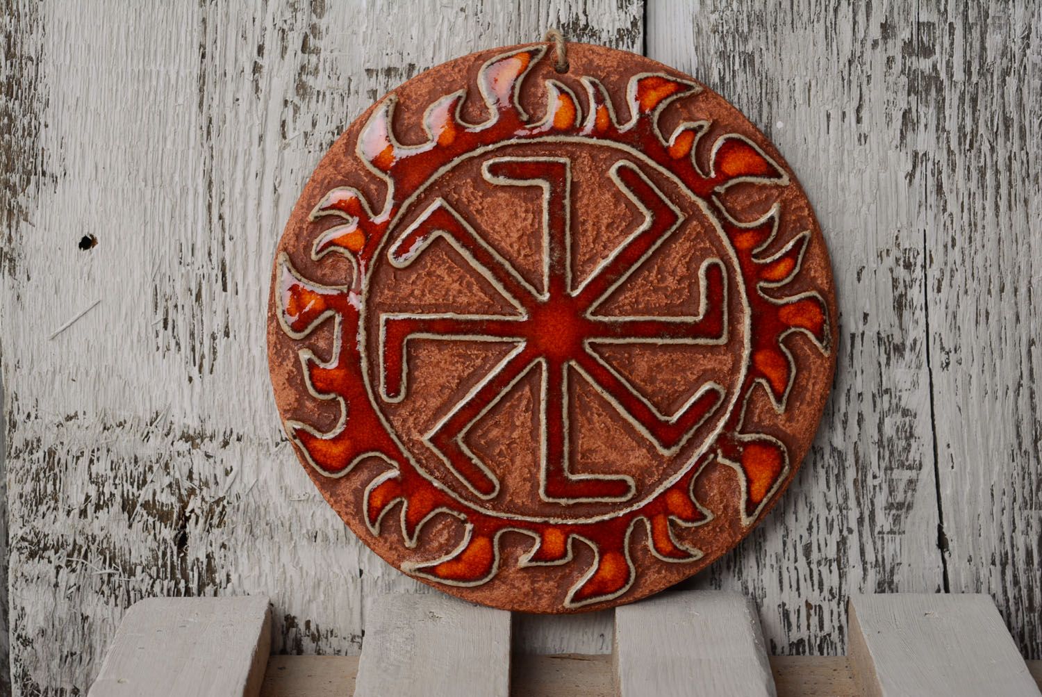 Handmade Keramik Wandteller Amulett Ladinez foto 1