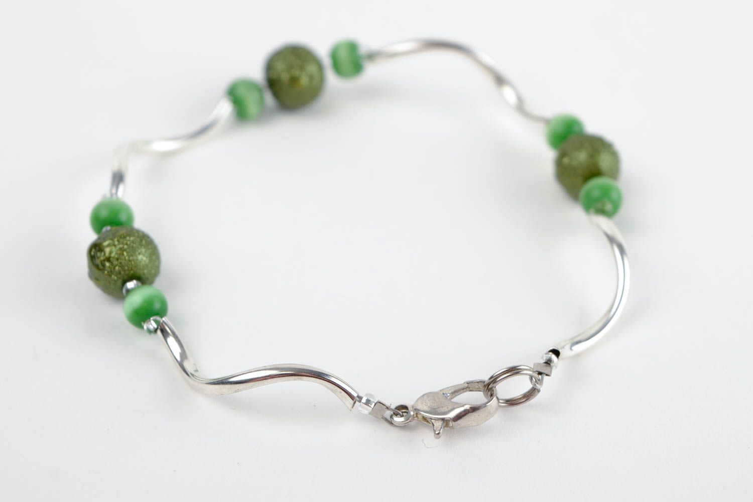 Bracelet fin vert Bijou fait main en métal et perles fantaisie Cadeau femme photo 5