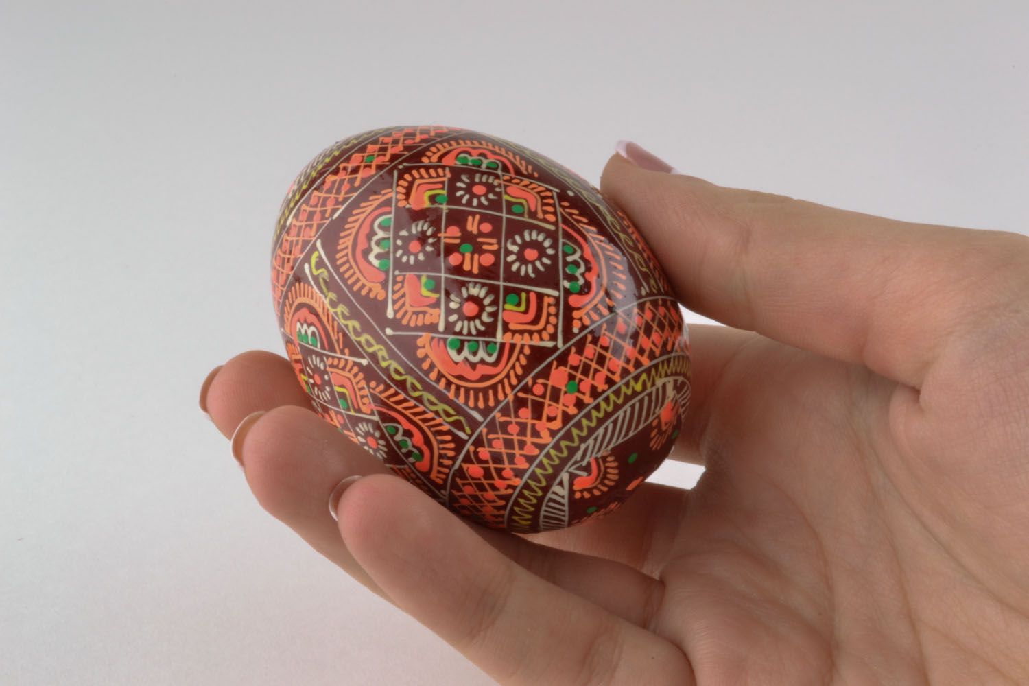 Wooden egg painted with enamel photo 2
