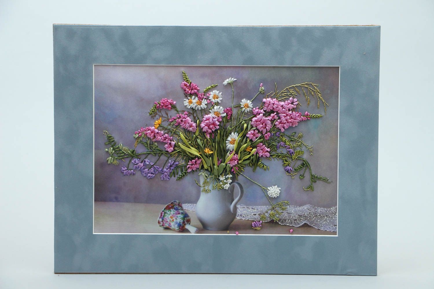 Cuadro artesanal con flores de cintas de raso  foto 1