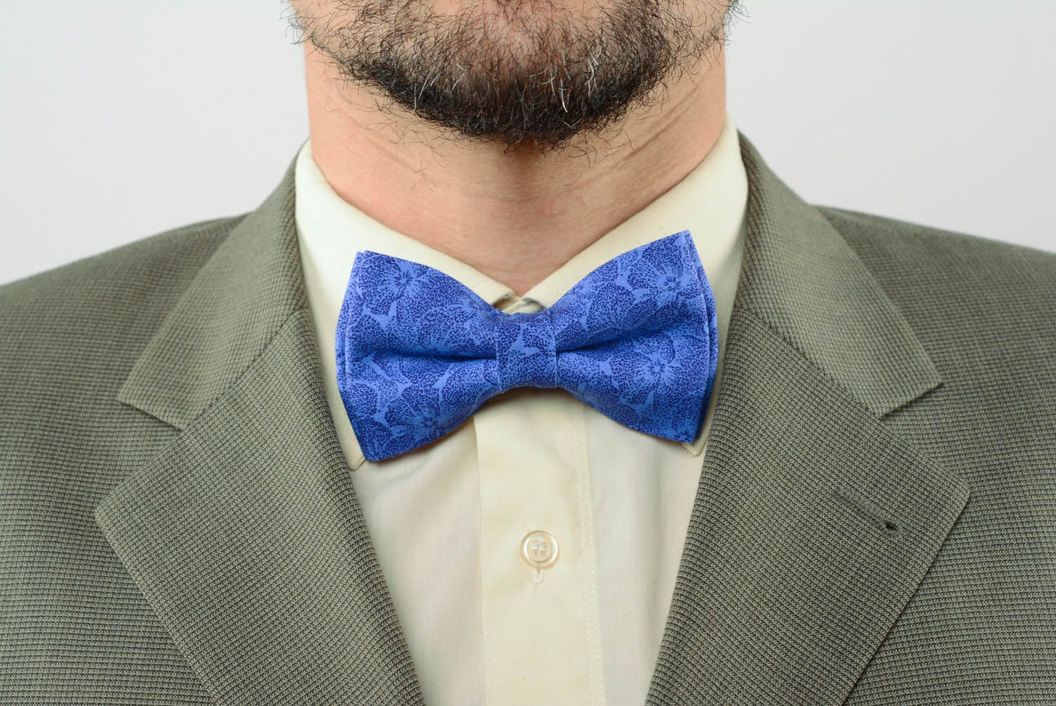 Dark blue bow tie photo 1