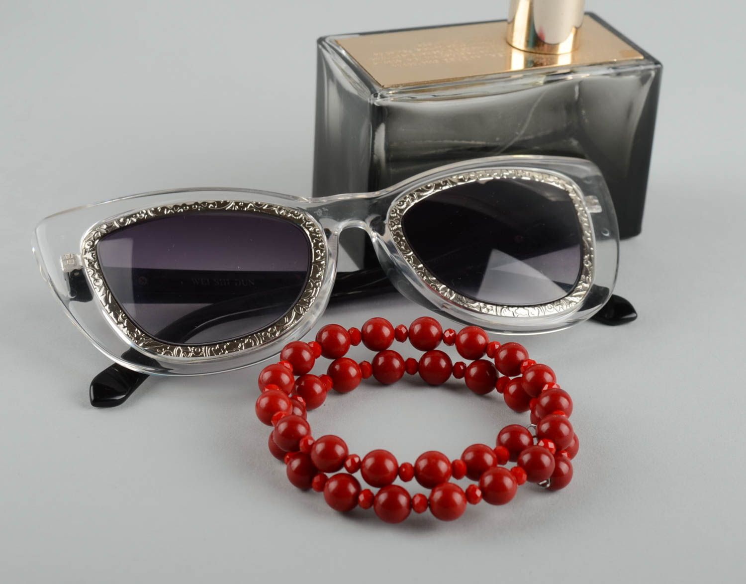 Bracelet en agate Bijoux fait main rouge Accessoire femme de créateur mode photo 1