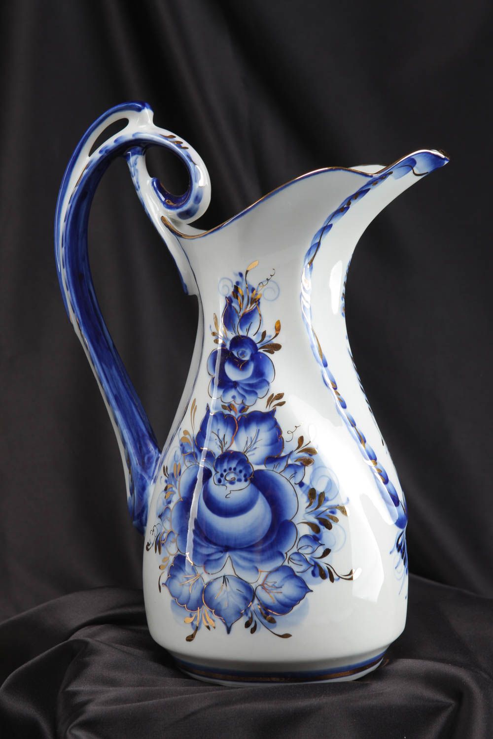 Gzhel porcelain 100 oz water jug with handle in white and blue color 2,9 lb photo 5