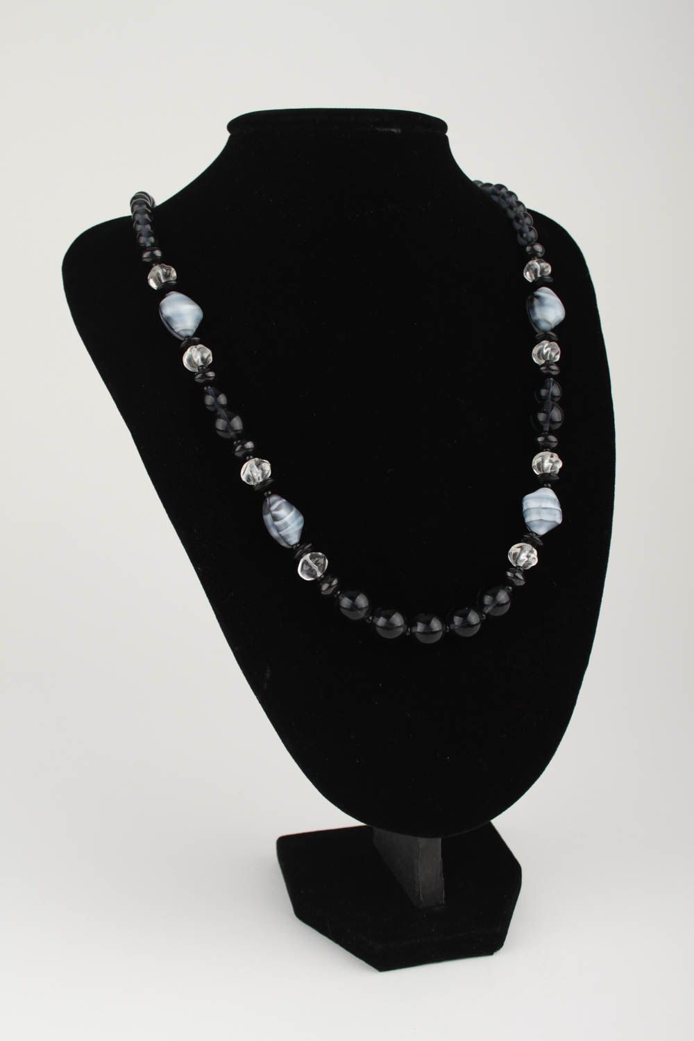 Collier en perles de verre Bijou fait main gris original Cadeau pour femme photo 1