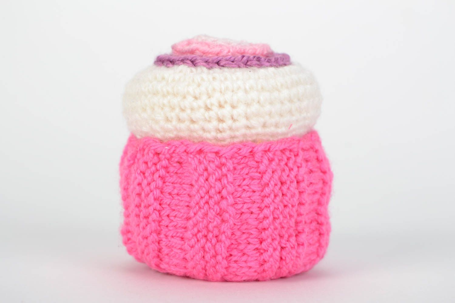 Gâteau rose au crochet en fils de laine et de coton décoratif fait main photo 4