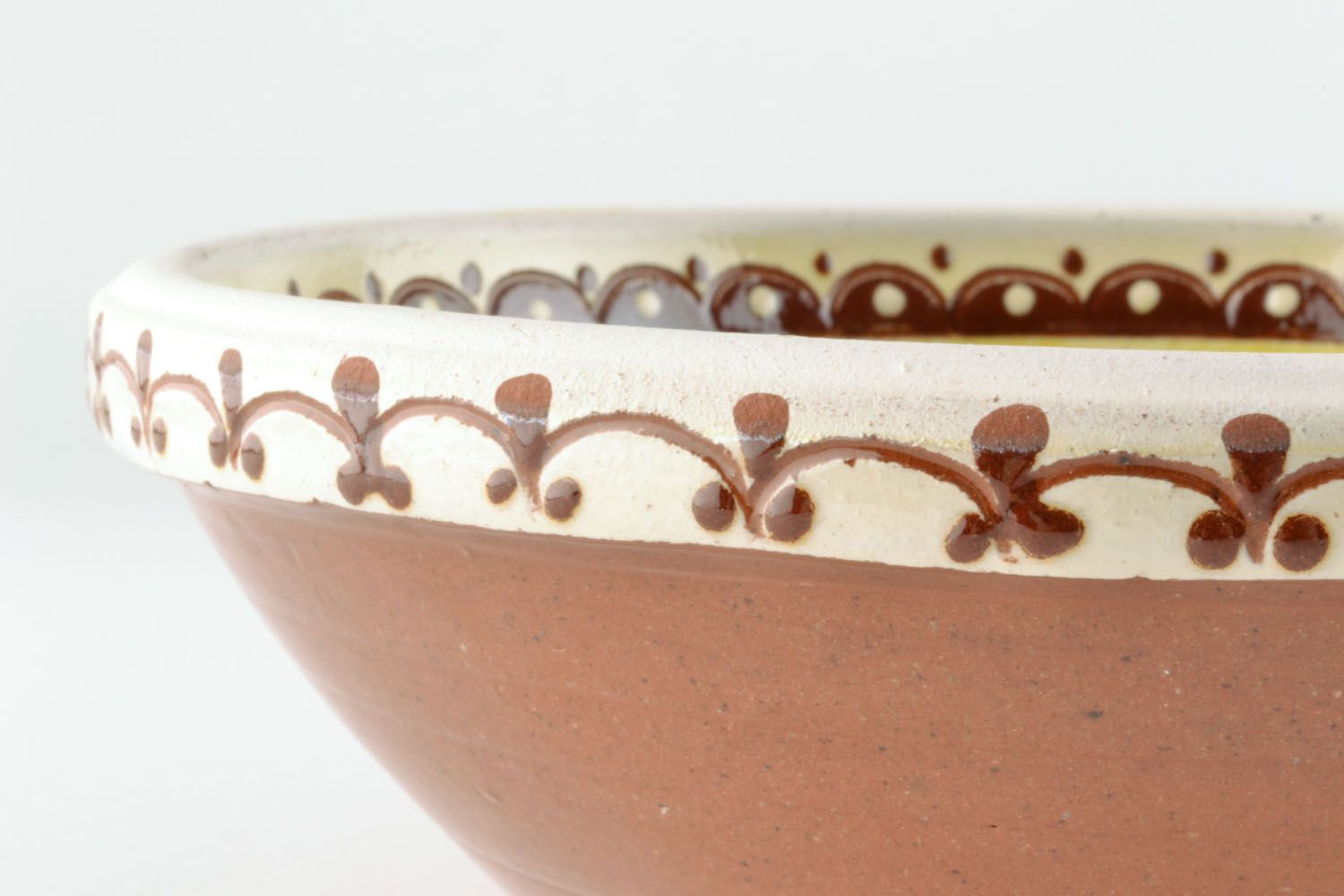Clay bowl with Ukrainian paintings photo 5