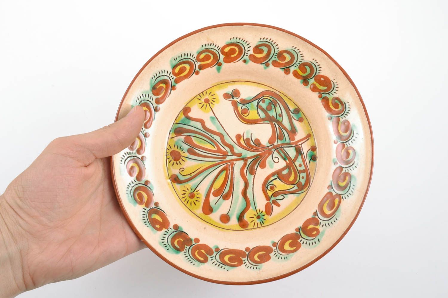 Декоративная тарелка глиняная расписанная вручную и покрытая глазурью небольшая фото 2