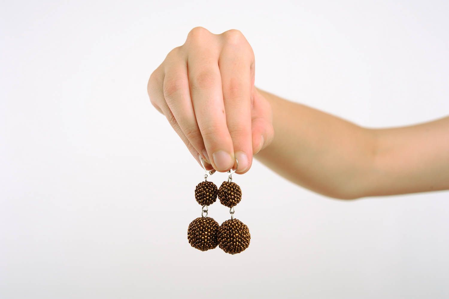 Orecchini di perline fatti a mano rotondi accessorio originale bello da donna
 foto 5