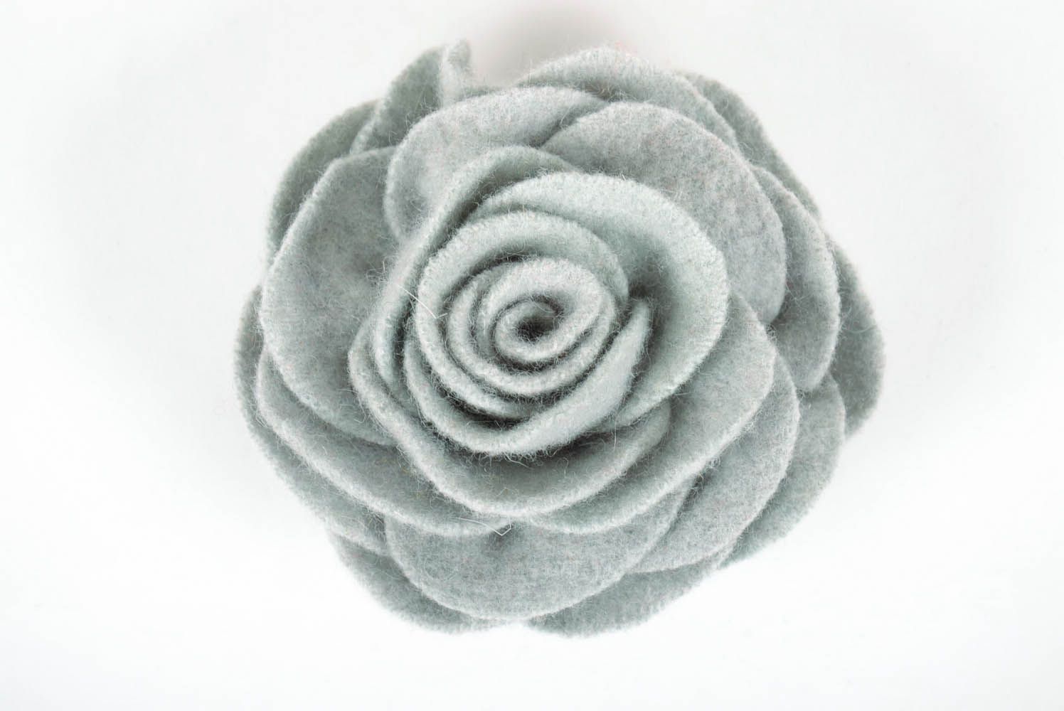 Broche originale en laine Rose grise faite main photo 2