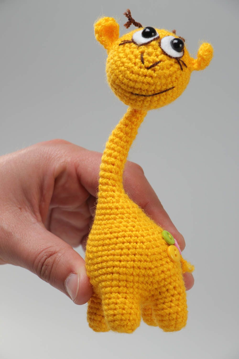 Jouet tricoté au crochet en fils acryliques fait main girafe jaune sur carcasse photo 5