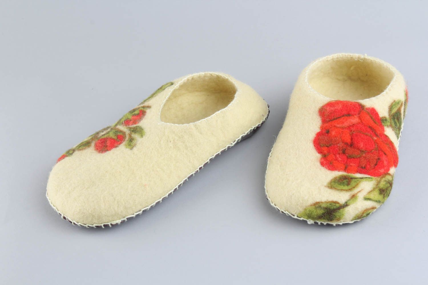 Woolen slippers photo 1
