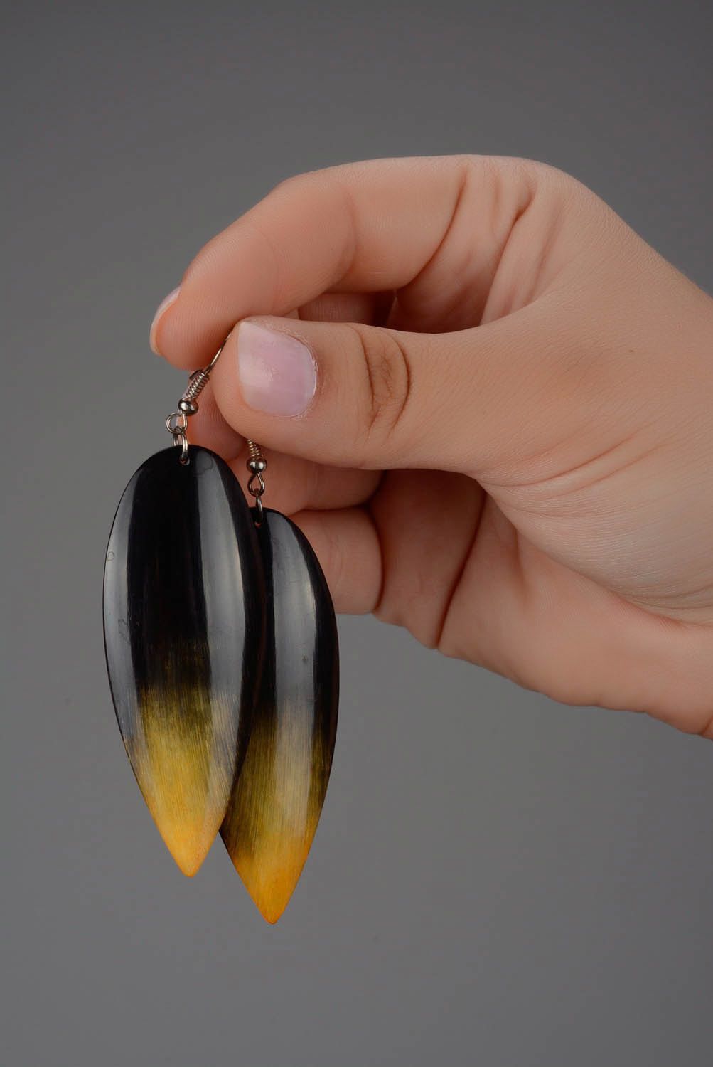 Cow horn earrings of yellow and black color Arrow photo 5
