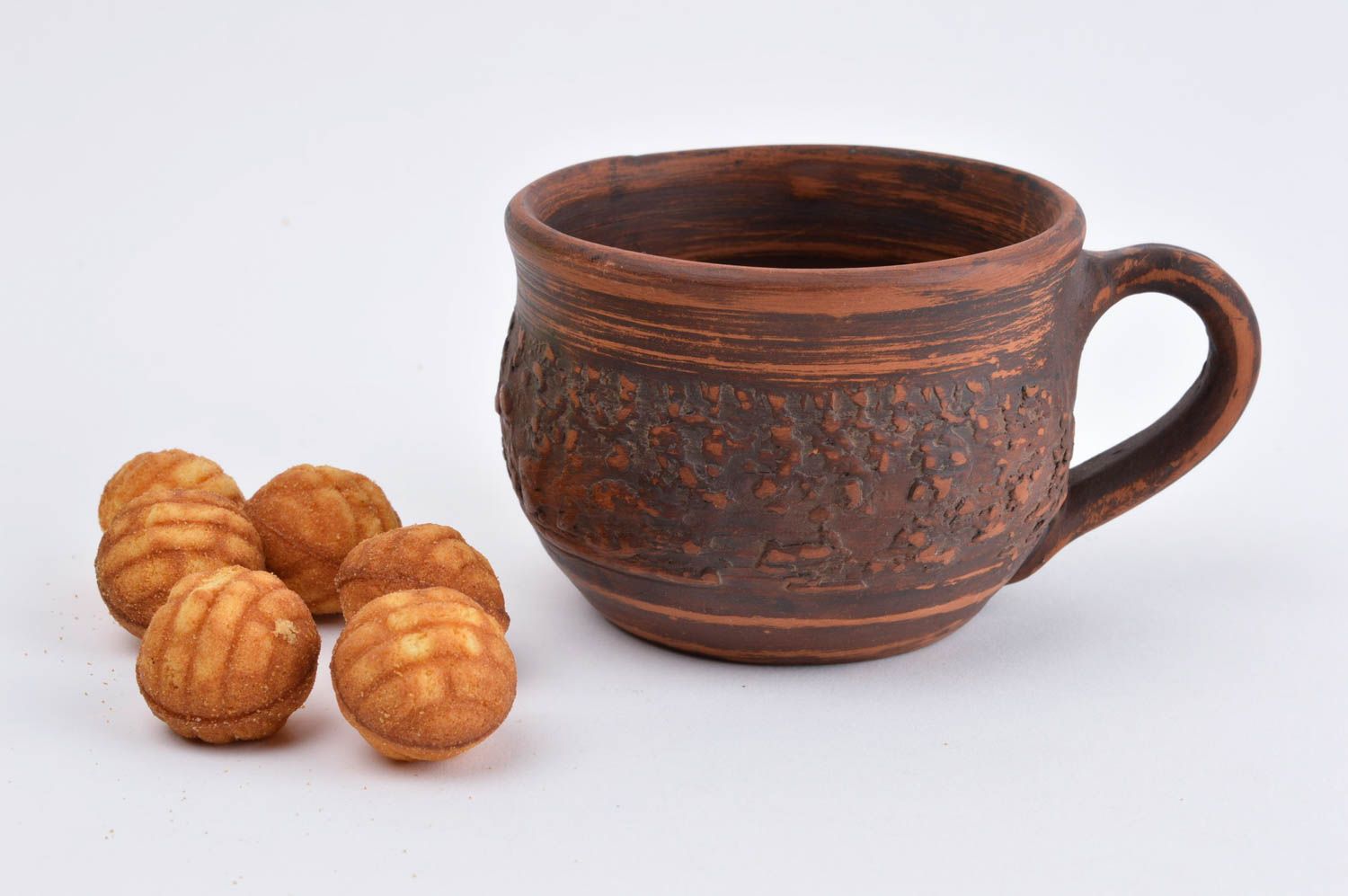Чайная чашка ручной работы глиняная чашка большая посуда для чая коричневая фото 1