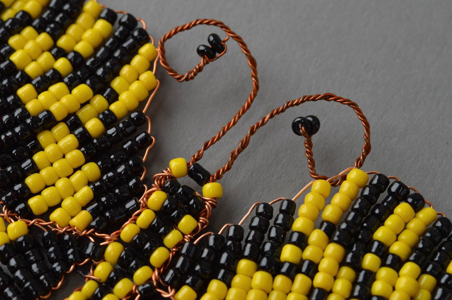 Magnet en perles de rocaille noir jaune en forme de papillon cadeau original photo 5