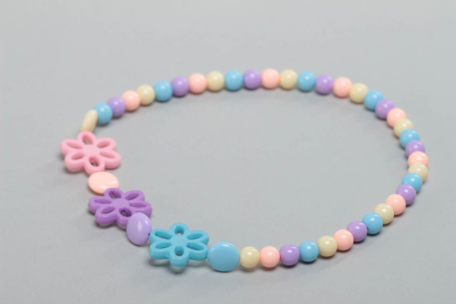 Beautiful bright handmade children's plastic bead necklace designer jewelry photo 4