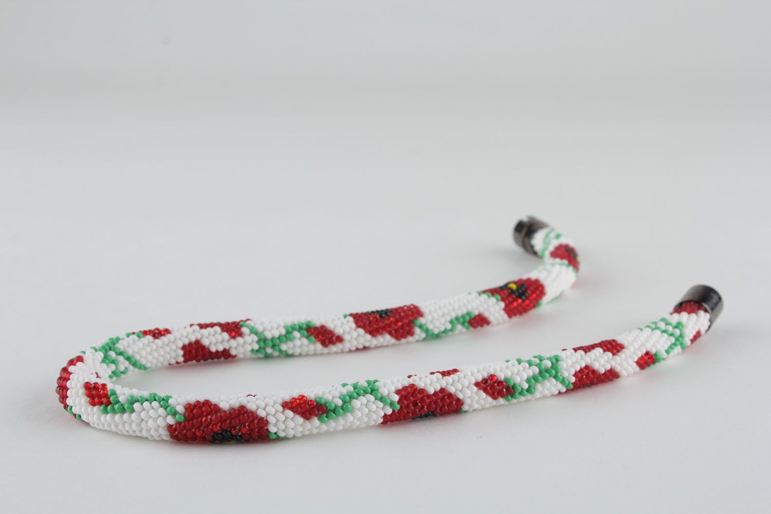 Beaded rope necklace with poppies pattern photo 1
