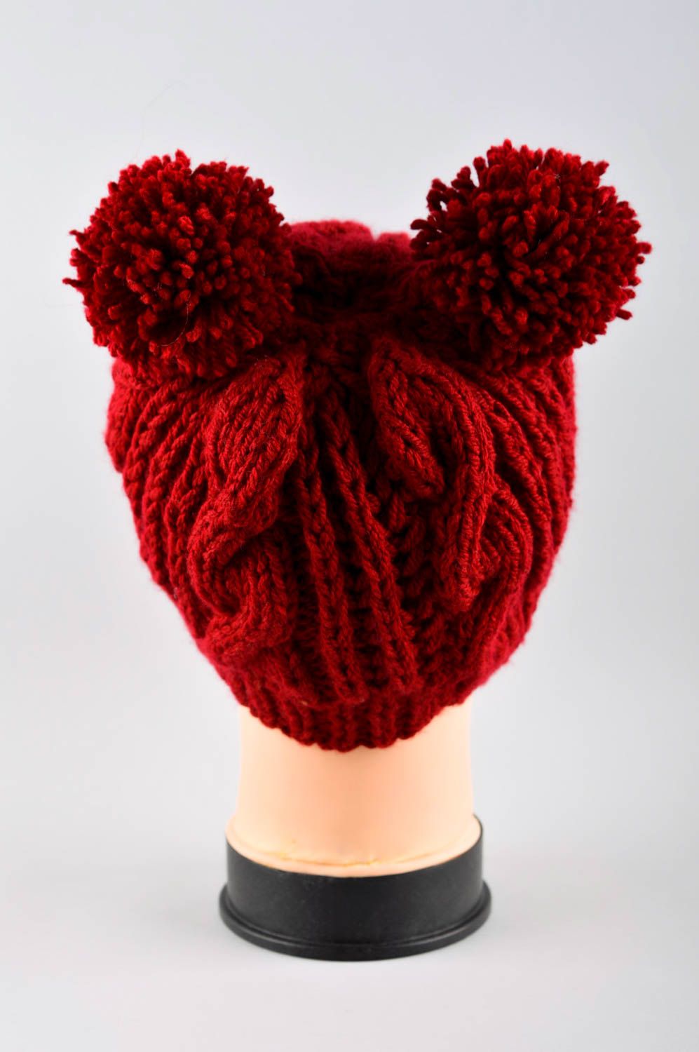 Bonnet tricot Accessoire d'hiver fait main rouge 2 pompons Accessoire femme photo 4