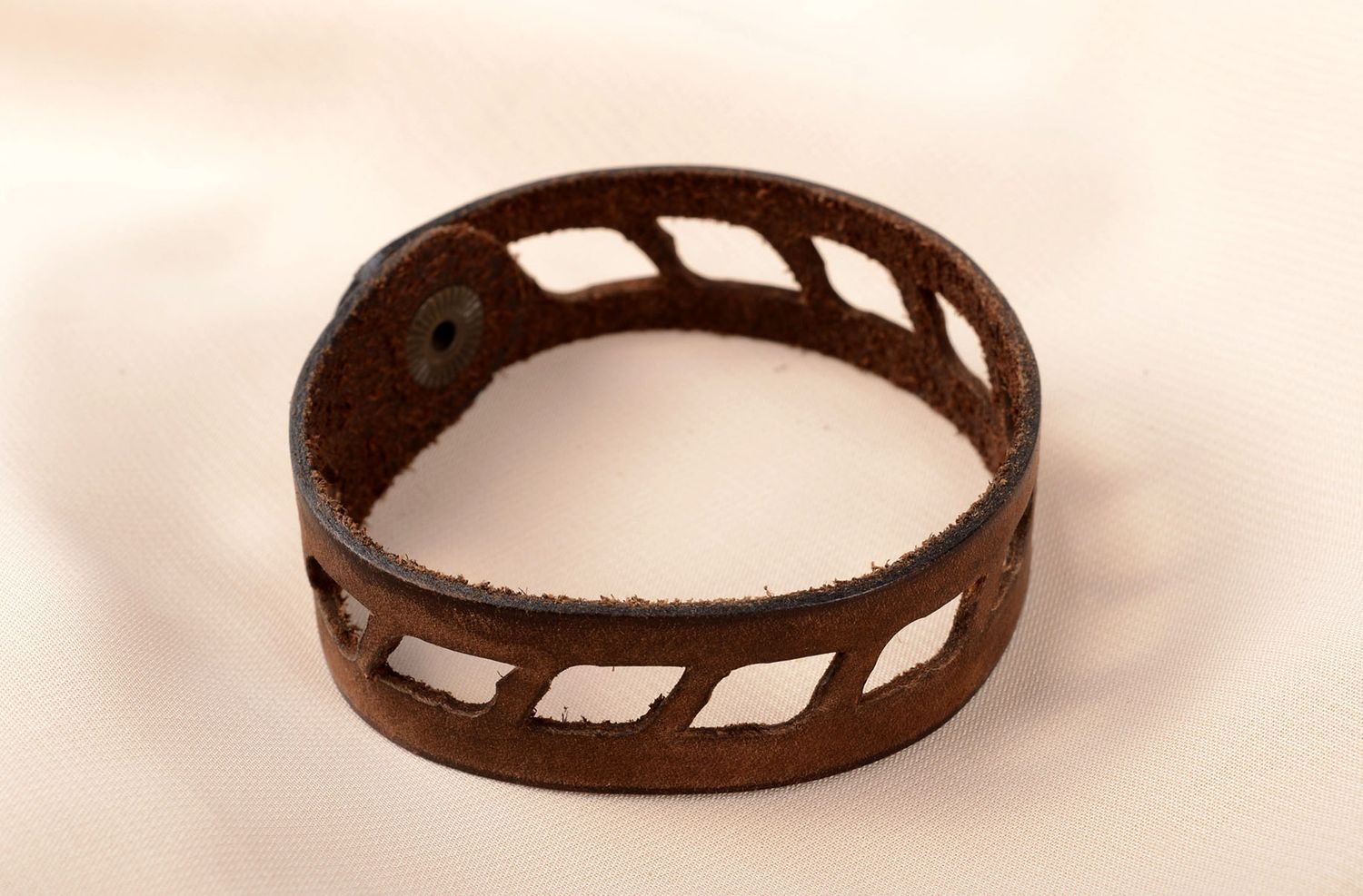 Bracelet cuir naturel Bijou fait main marron design stylé Cadeau insolite photo 5