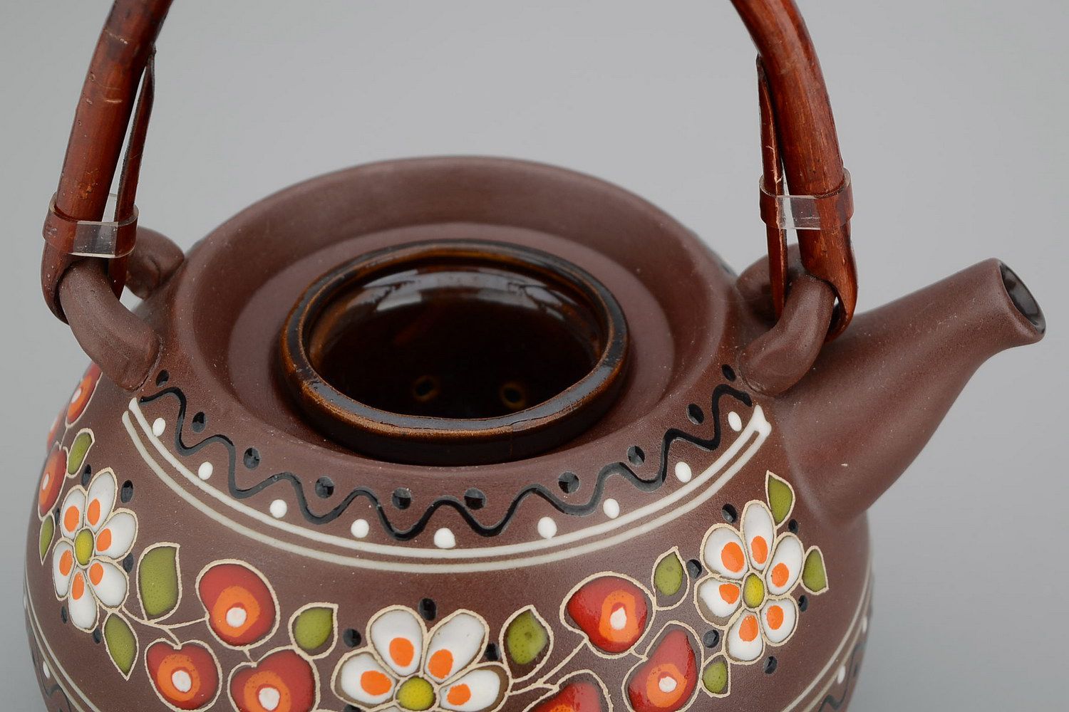 Заварочный чайник из глины с росписью фото 3