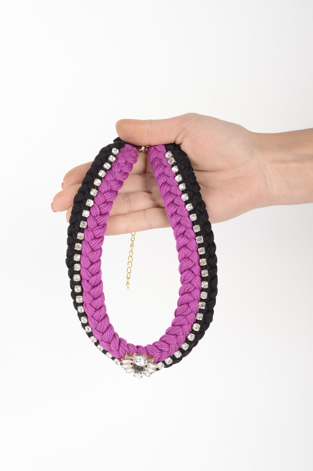 Collier textile Bijou fait main noir lilas tressé en fils de coton Cadeau femme photo 1