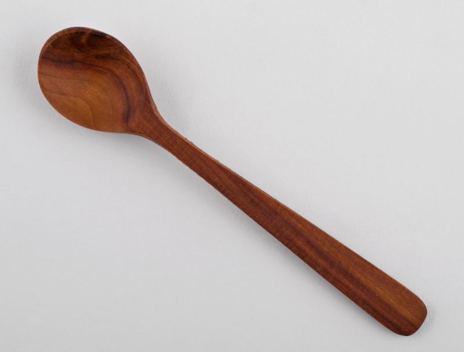 Wooden spoon. Деревянная ложка. Ложка деревянная узкая. Деревянная ложка на белом фоне. Деревянные ложки на прозрачном фоне.