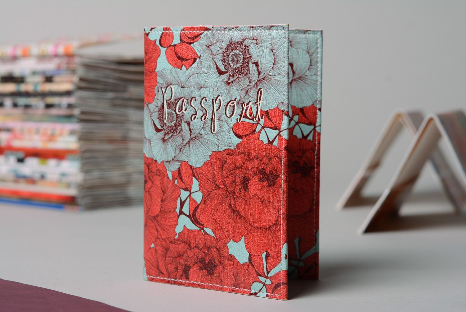 Joli protège-passeport en cuir original avec imprimé fait à la main Fleurs photo 1