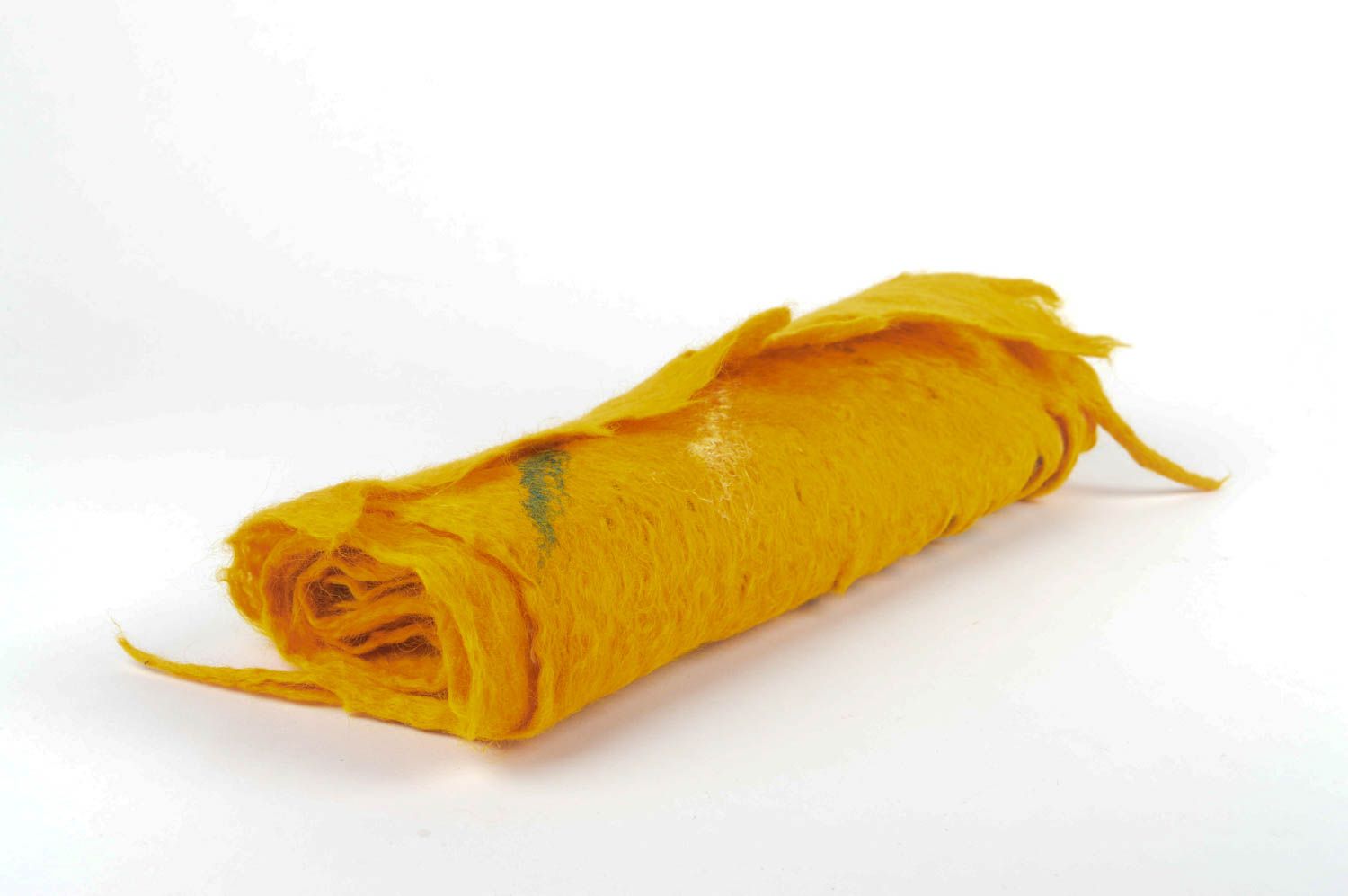 Женский шарф ручной работы шарф из шерсти желтый с разводами теплый валяный шарф фото 2