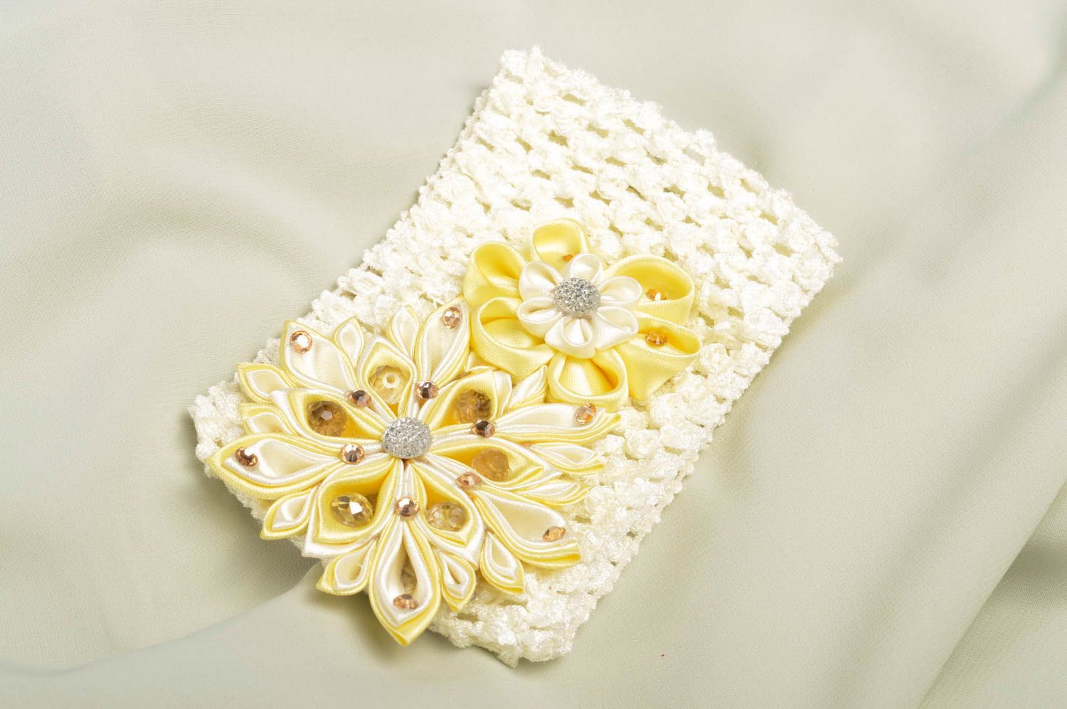 Handmade zartes Haarband mit Blume Accessoire für Mädchen Blume Haarschmuck foto 1