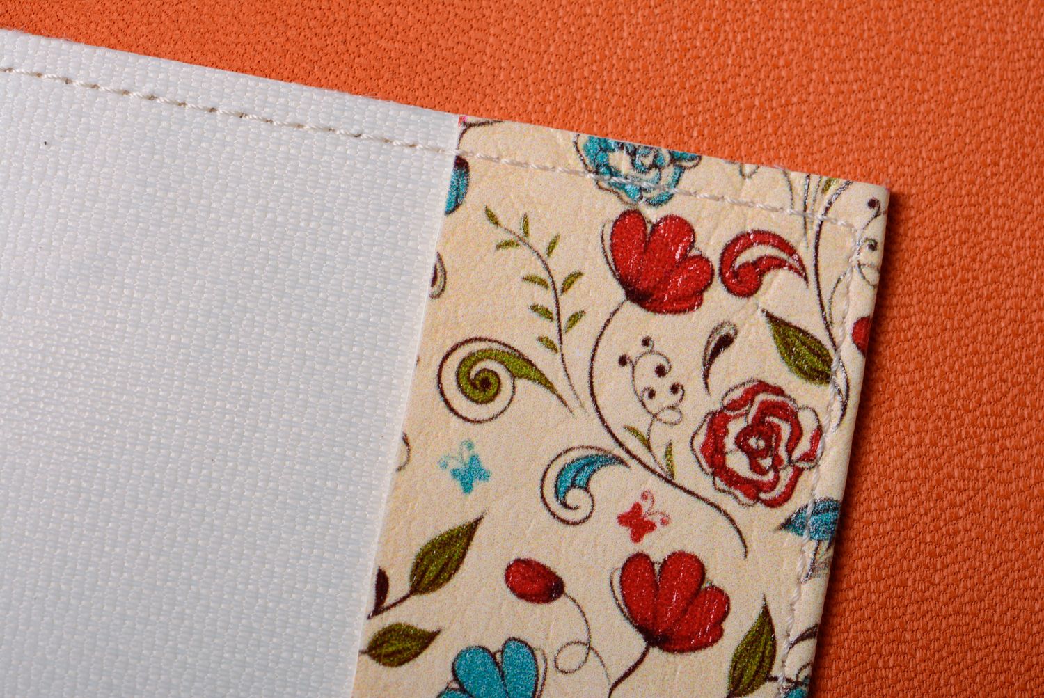 Protège-passeport en cuir avec imprimé multicolore à motif floral fait main photo 5