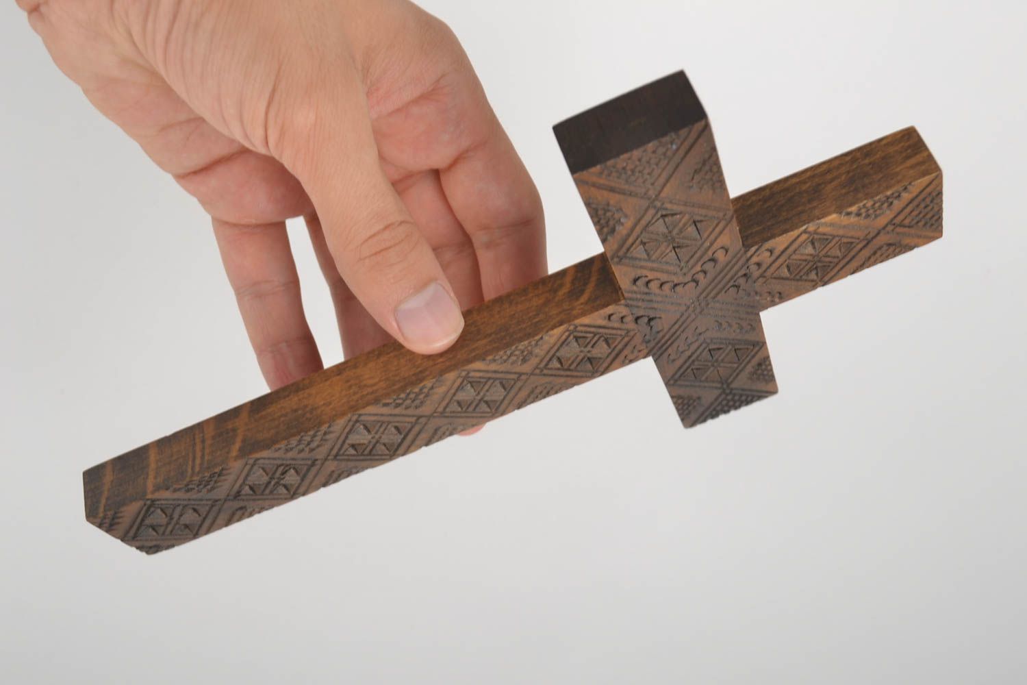 Крест ручной работы резной крест из дерева украшение на стену изделие из дерева  фото 5