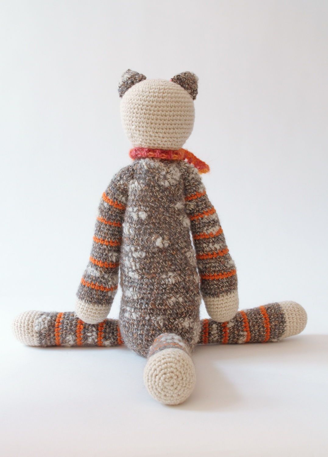 Giocattolo a maglia fatto a mano pupazzo morbido gatto piccolo a uncinetto foto 2