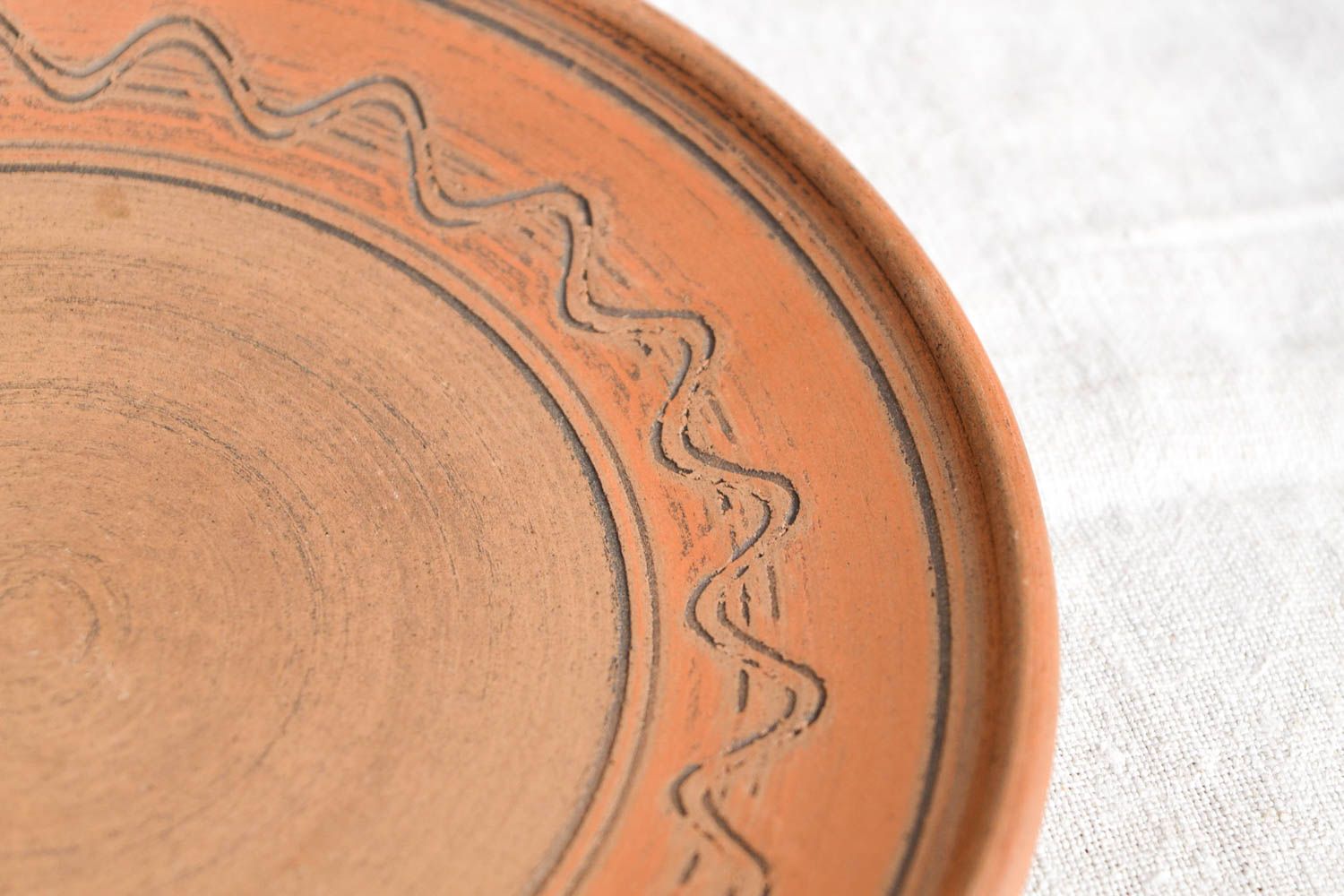 Керамическая тарелка ручной работы посуда для кухни глиняная посуда красивая фото 3