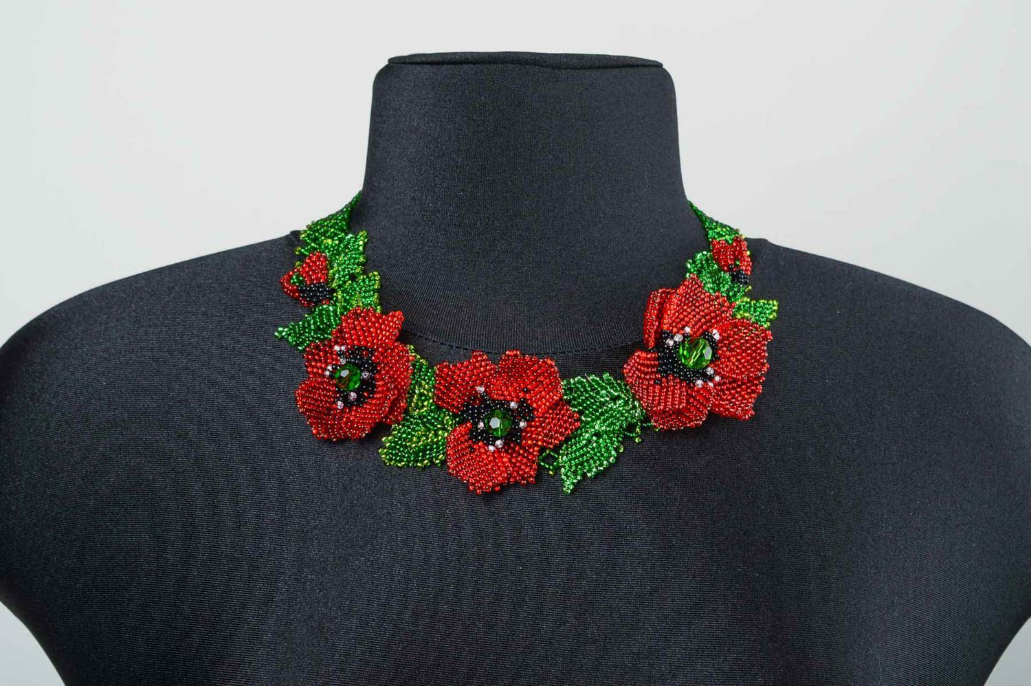 Handmade beautiful necklace beaded stylish accessory stylish necklace on chain photo 5